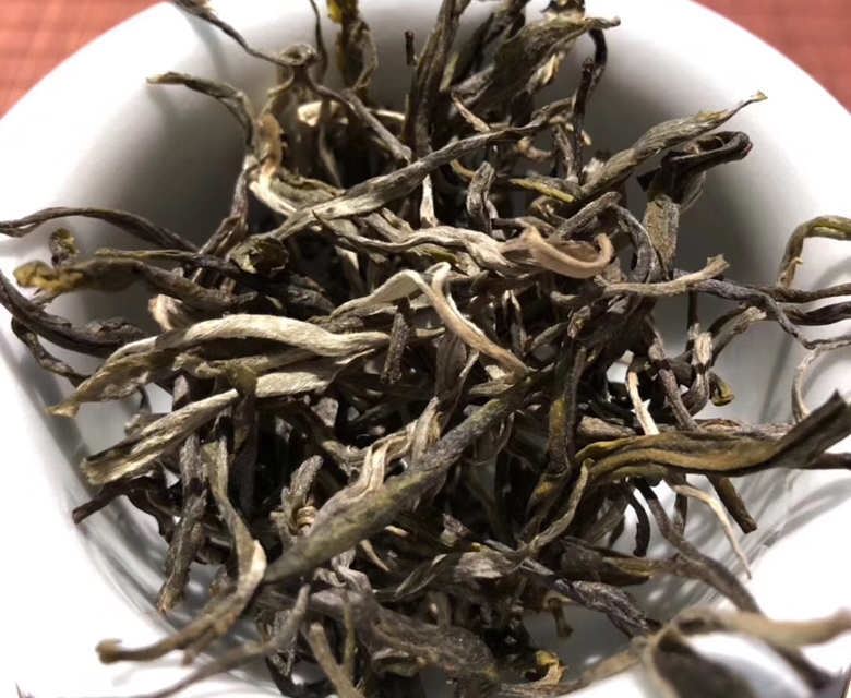 中吉号老班章普洱茶